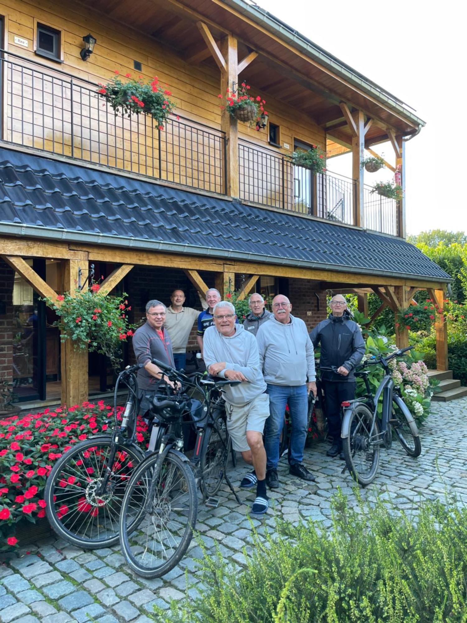 האלה Hallerbos B&B In Bluebell Forest מראה חיצוני תמונה